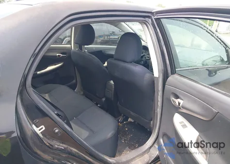 2010 Toyota Corolla S z USA, uszkodzony, nr VIN 2T1BU4EE0AC256624